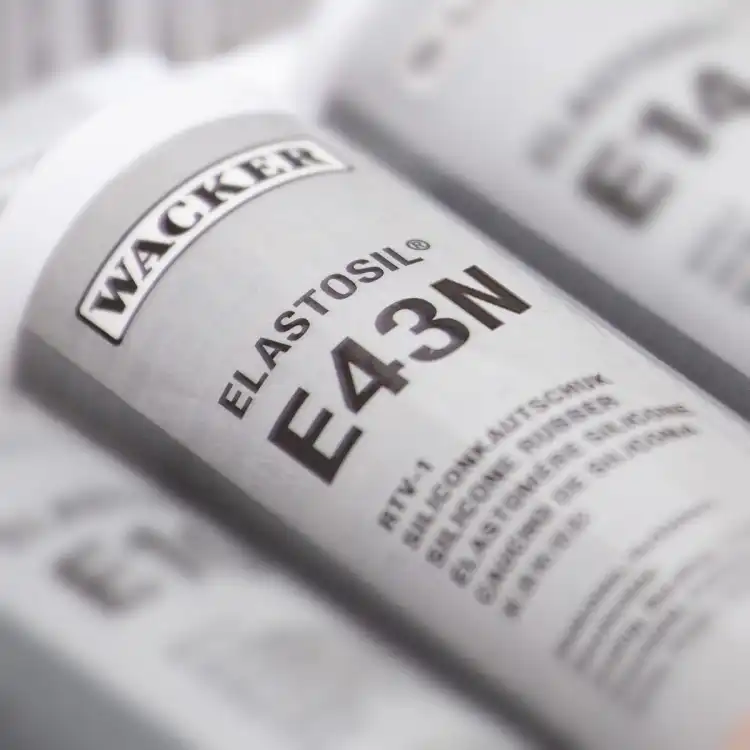 WACKER ELASTOSIL E43N 310ml – przezroczysty silikon klejąco-uszczelniający z normami dla kontaktów z żywnością, Shore A 30 – zdjęcie 3